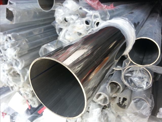 供应不锈钢管 304不锈钢管性能强，耐高温，耐腐蚀
