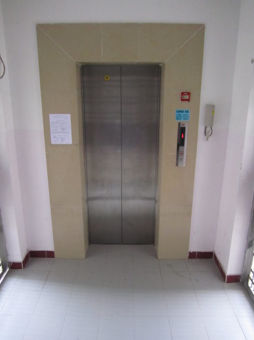 建筑电梯防护防护安全门_电梯安全门价格 **翔图 在线