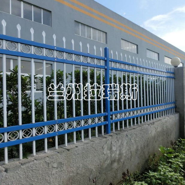厂家供应青海波形钢板护栏,波形护栏专业施工安装