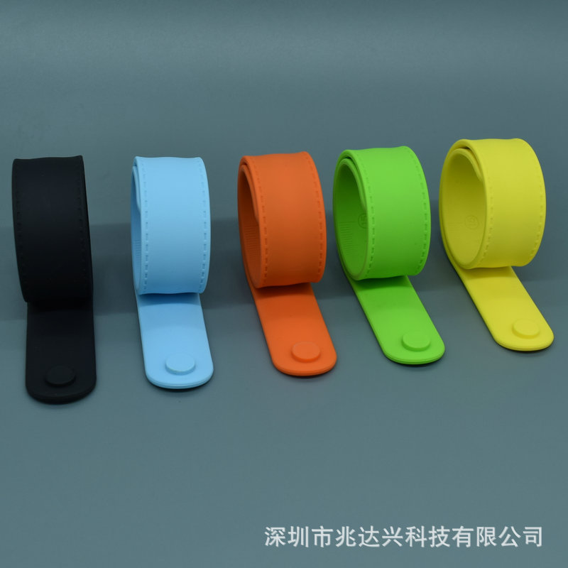 深圳厂家直销新款环保硅胶糖果色 百变手机支架 啪啪带