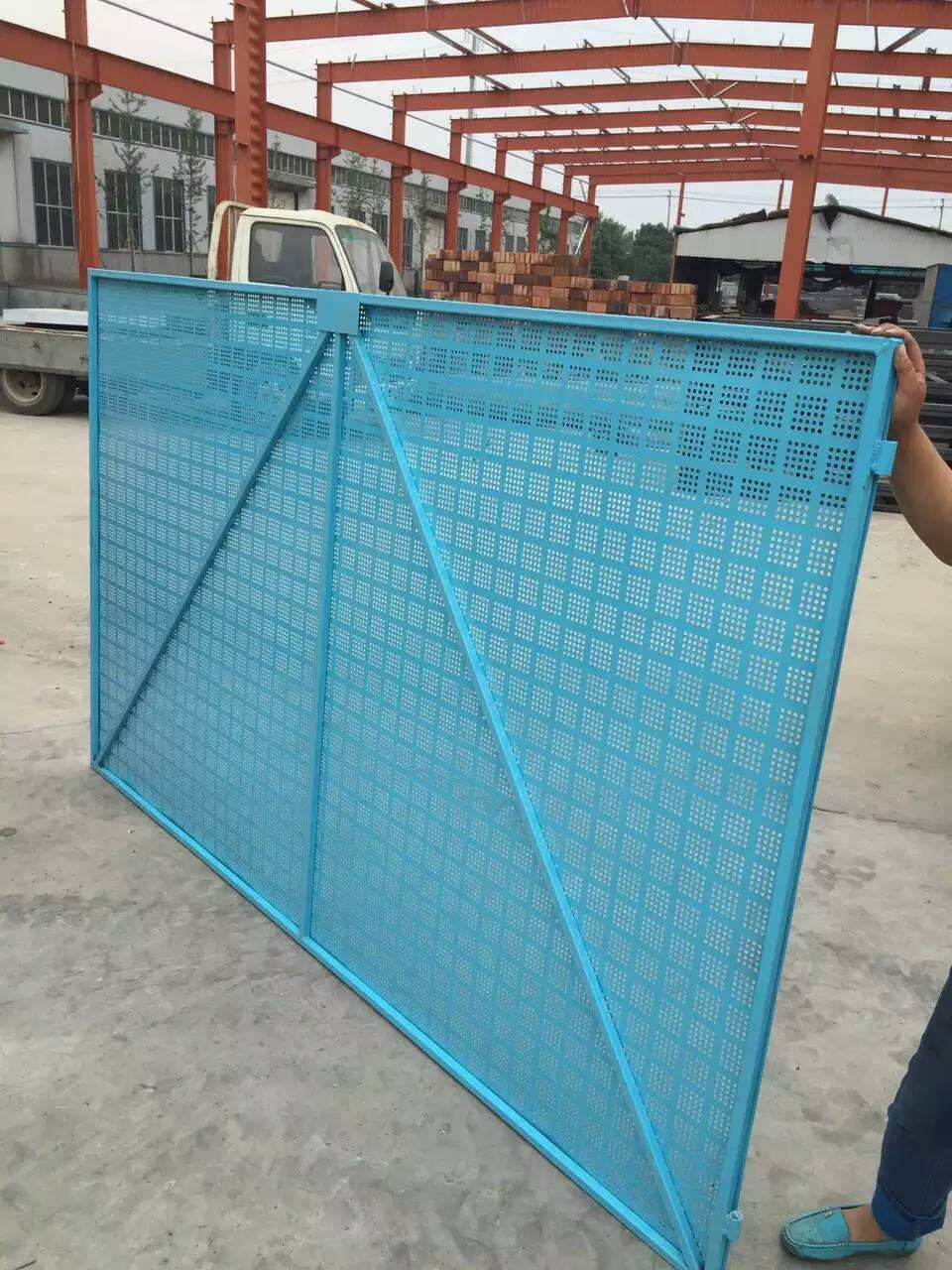 朗越丝网专业生产锌钢护栏 锌钢栏杆 庭院护栏 小区护栏