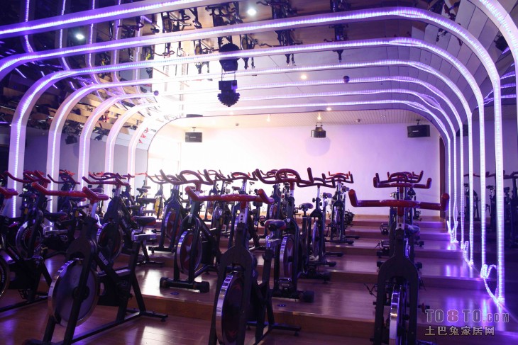 健身房定制360图案运动地板 定制健身房运动地胶