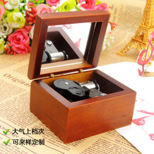 厂家批发定制木质音乐盒 油漆光滑精工红木色木制结婚礼品八音盒