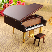 厂家批发木质钢琴镀金音乐盒 情人节八音盒礼品精工品质快速服务