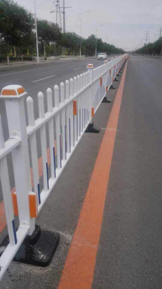 长安街护栏防护栏杆安全防撞栏京式隔离栏栏杆标准围栏哪家强