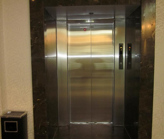 专业供应小区酒店会所商场不锈钢电梯门套