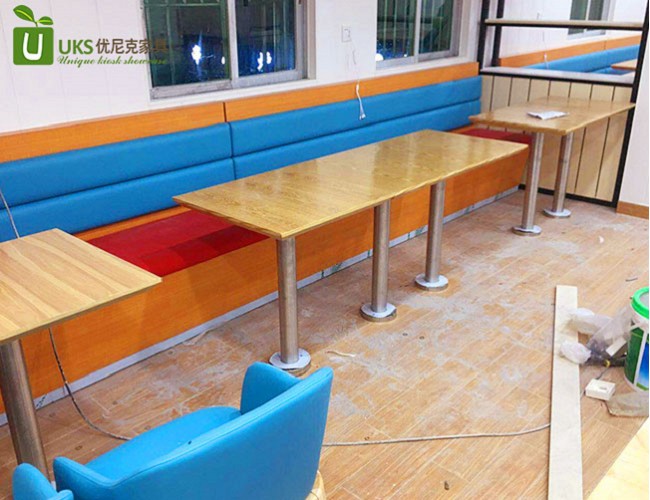 组合4人位快餐桌椅供应商实用的连体4人位快餐桌椅供应厂家
