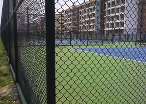 体育围栏厂家定做运动场围网 操场护栏网 高尔夫球场围网 小区运动围网