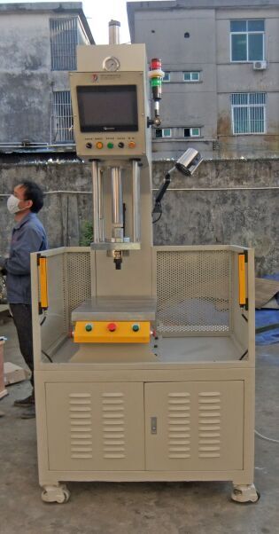 上海台式小型单柱油压机，上海C型油压机厂家直销供应，轴承压装液压机厂家