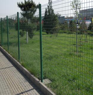 双边丝护栏网钢丝铁丝防护网圈地围墙高速公路围栏隔离栅厂