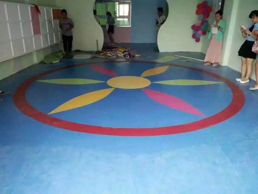 幼儿园PVC地板，给孩子一个色彩斑斓的世界—正蓝塑胶地板