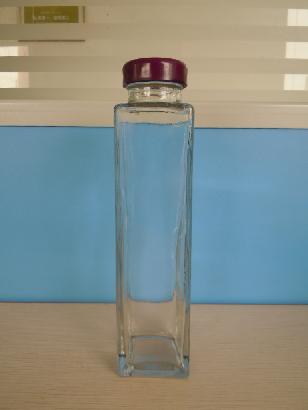 玻璃瓶厂家定做生产 各种玻璃香薰瓶，胶囊瓶，燕窝瓶，酒瓶，保健品瓶