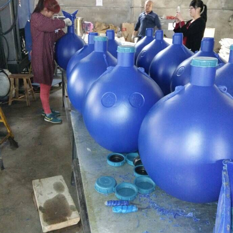 天津沧州青岛10吨塑料桶20吨 塑料罐5吨卧式储存桶6立方加厚耐酸碱化工桶