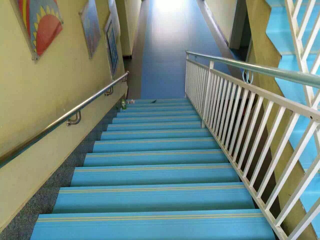 怎样让家长放心有效的孩子自己上下楼梯—正蓝安全楼梯