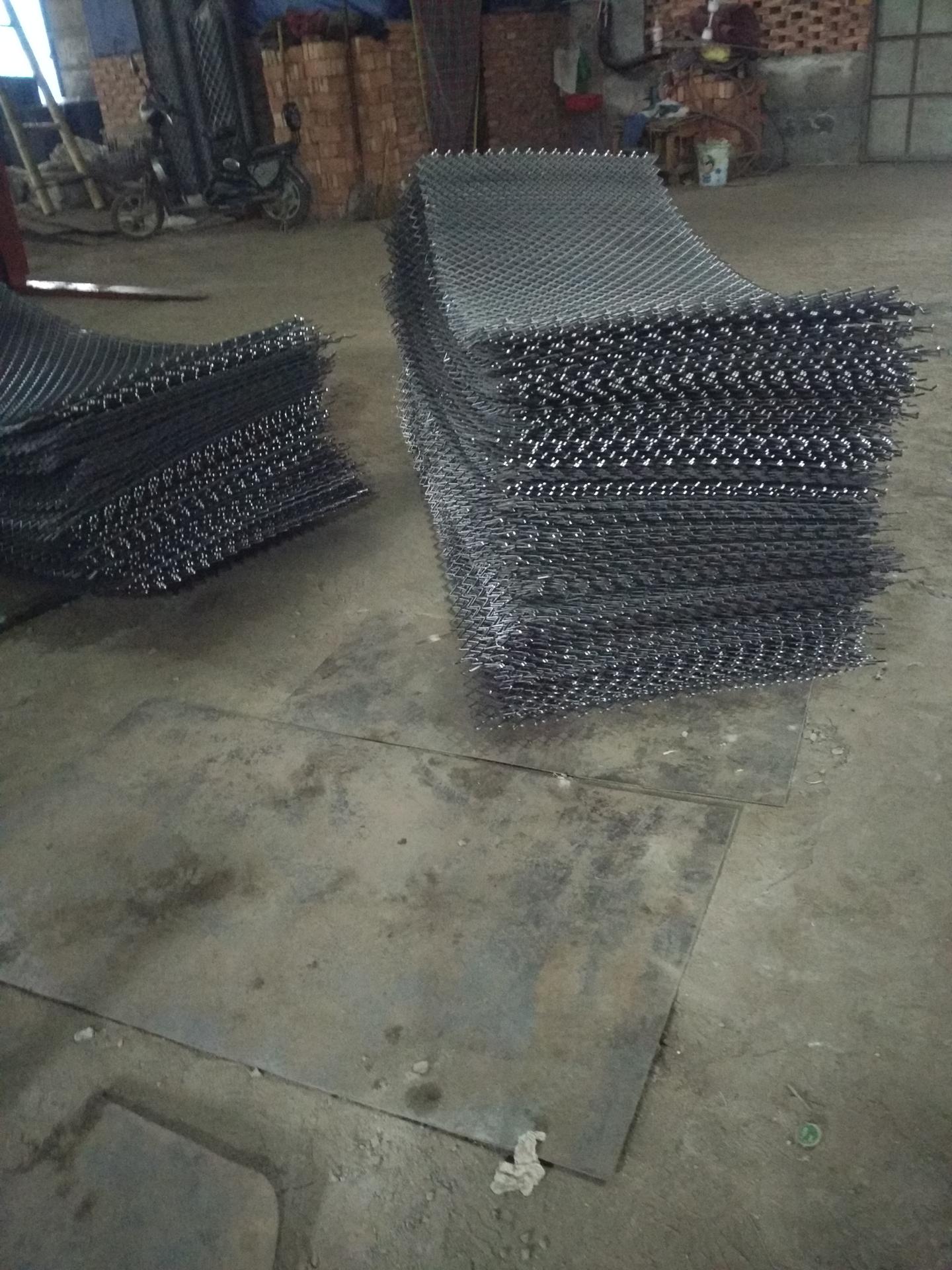 厂家供应菱形钢板网 轻型钢板网