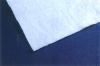 山东厂家**300g白色聚酯长丝土工布更好的反滤排水保护