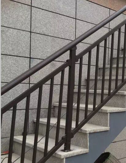 广东安防隔离栏杆厂家 广州**隔离阳台楼梯扶手生产工艺