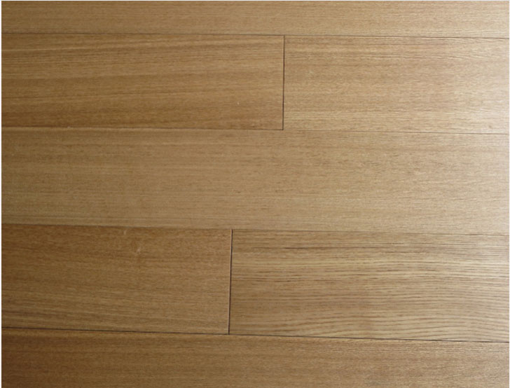 俄罗斯水曲柳多层实木复合地板 直纹浅色室内防潮现代家装木地板