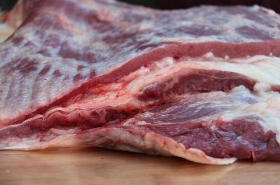 今年过年流行杀年牛 黄牛出肉率40 受热捧