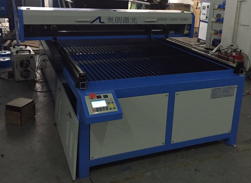 奥朗厂家150瓦布料激光裁床机于2016年可靠**各地区