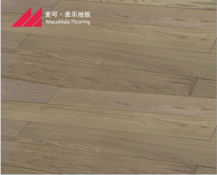 橡木三层实木地板18mm厂家批发 耐磨拉丝实木复合木地板自然环保