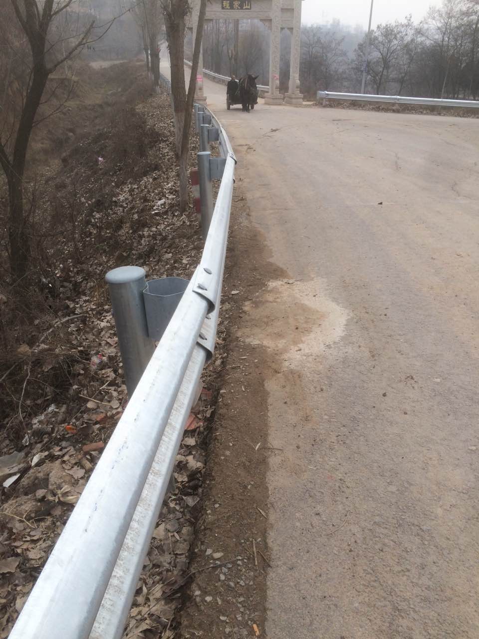 新疆波形护栏板、新疆高速护栏板、新疆波形梁钢护栏板