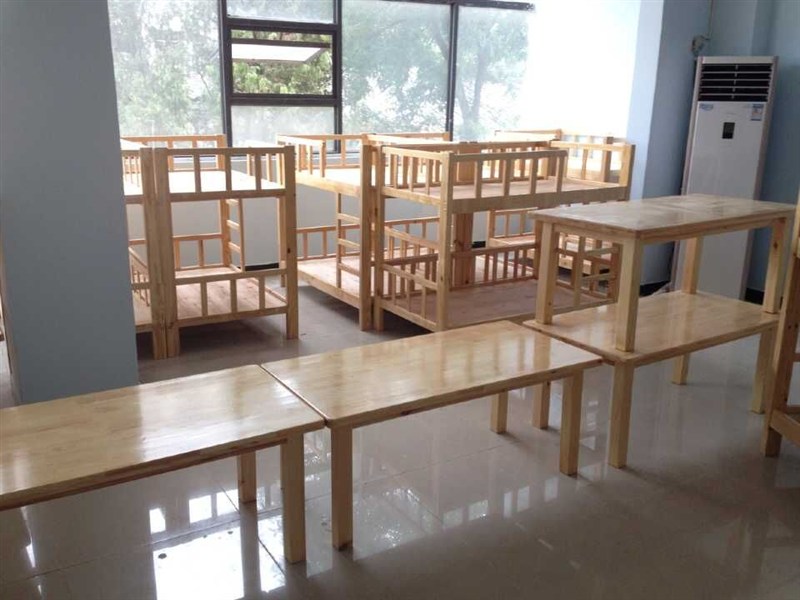 新疆实木幼儿园家具多层床专业生产