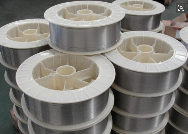 碳化钨耐磨药芯堆焊丝 抗裂耐磨焊丝