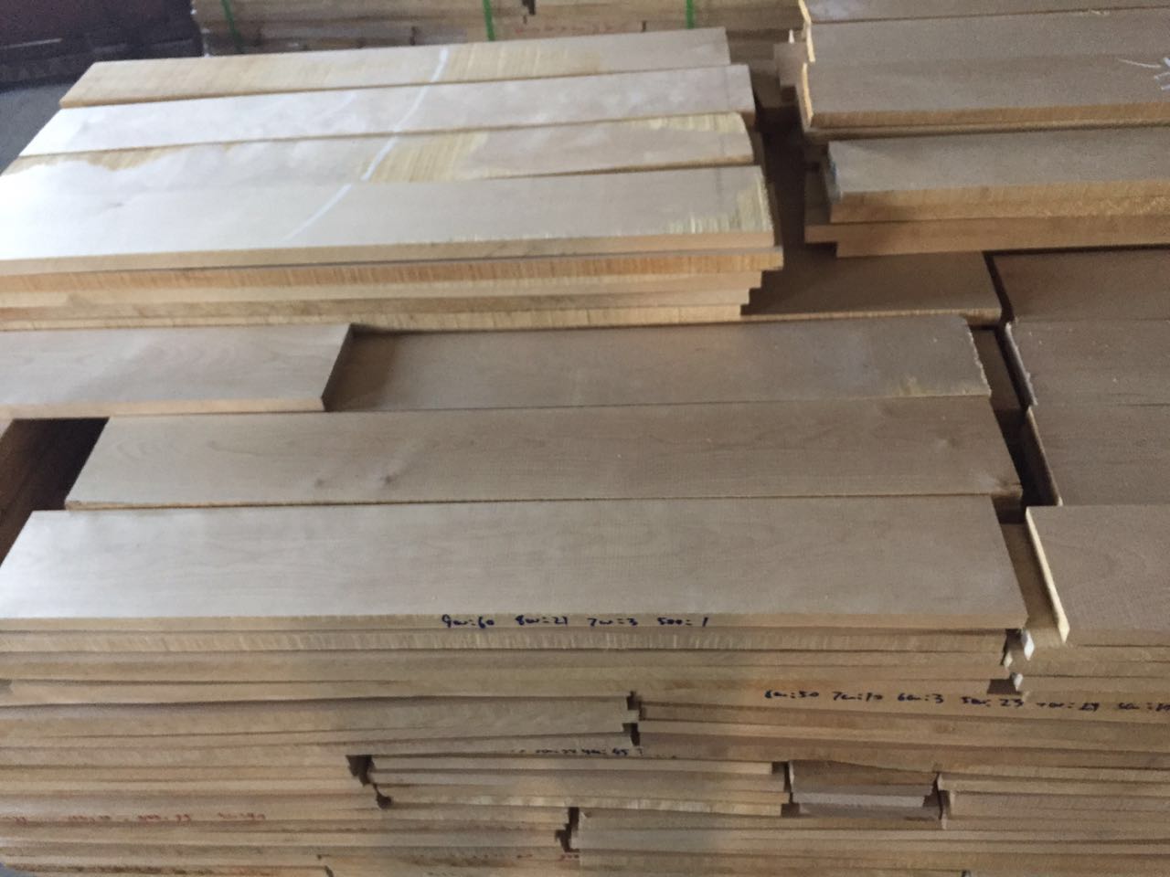 绥芬河木业新货优质云杉板材 绥芬河云杉板材质量好价格优