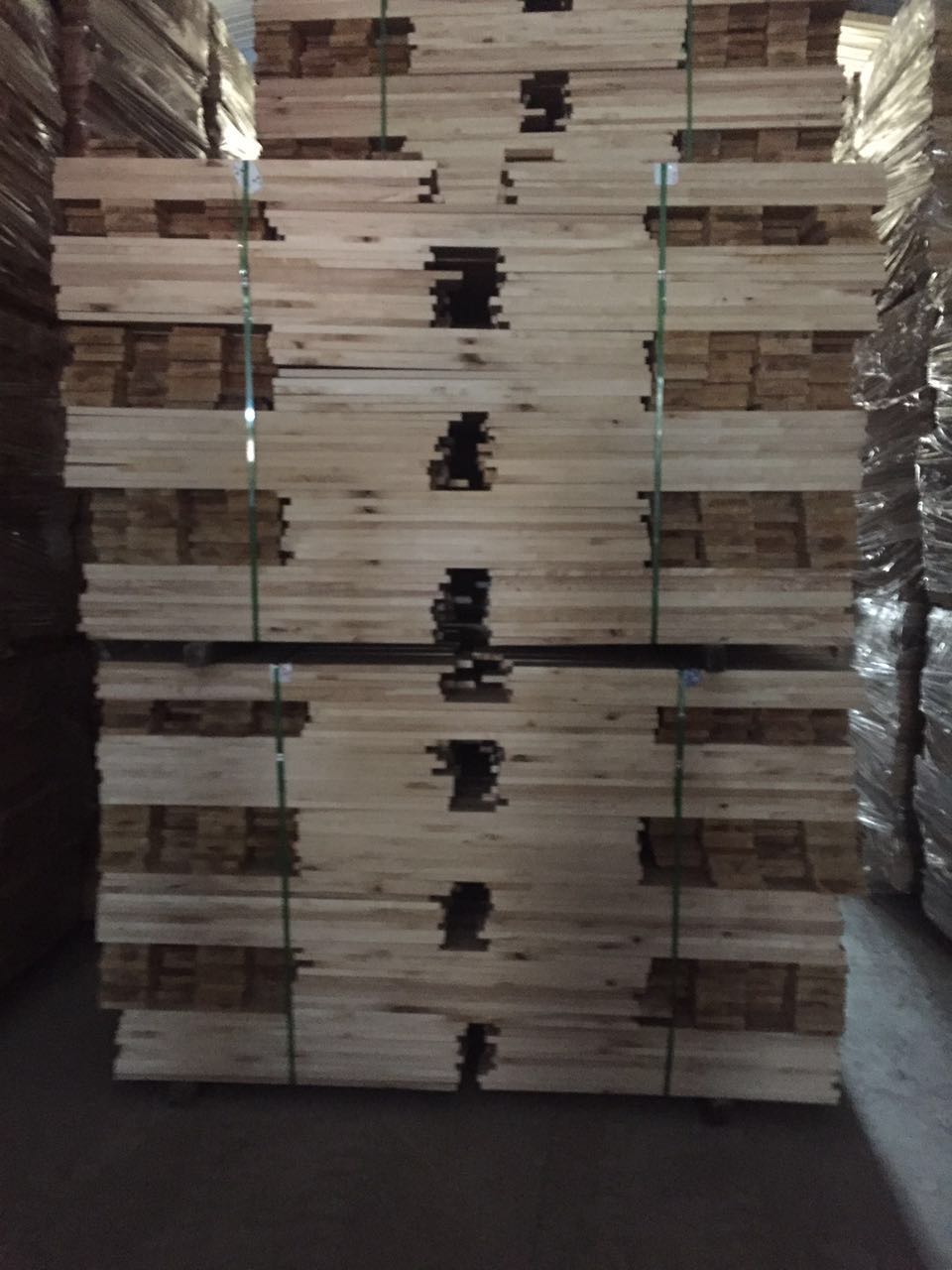 绥芬河大量供应现货柞木板材 绥芬河东北柞木厂家生产东北实木板
