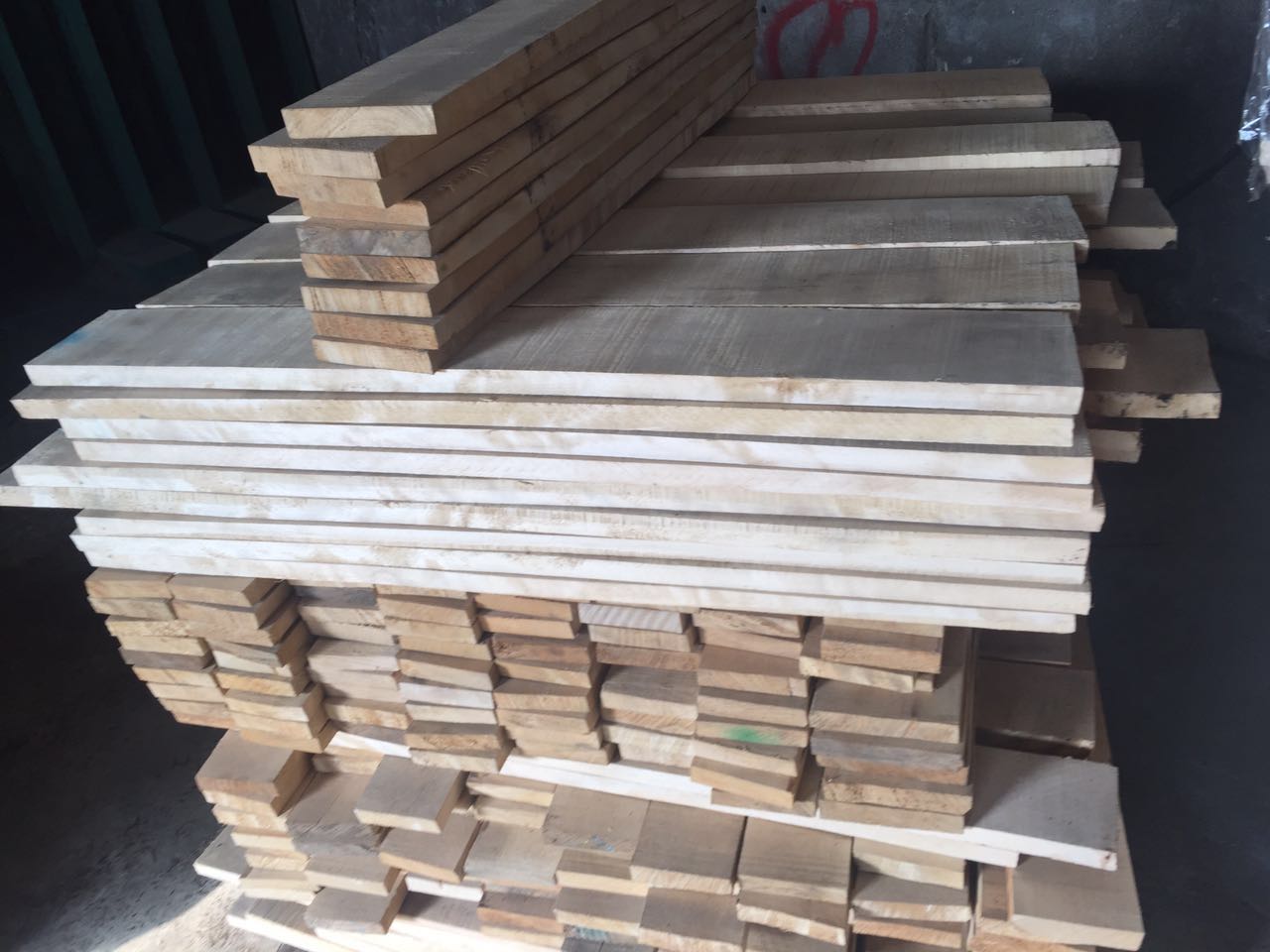 绥芬河厂家加工家具柞木木板 绥芬河柞木板材 可定做尺寸