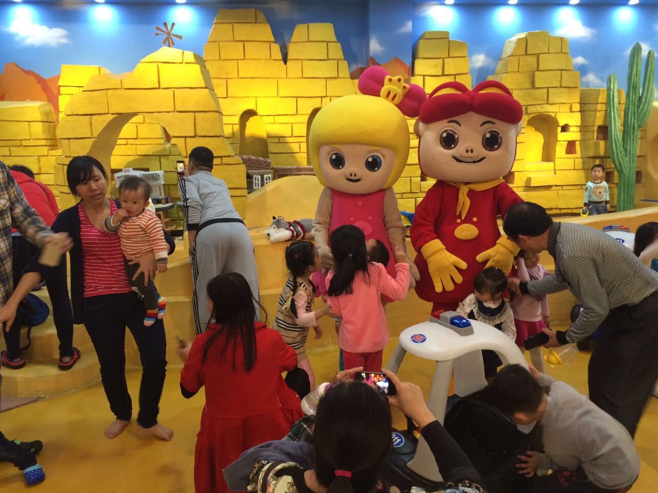 深圳科技型儿童游乐园户外淘气堡游乐设备娱乐设备直销厂家X爱乐儿