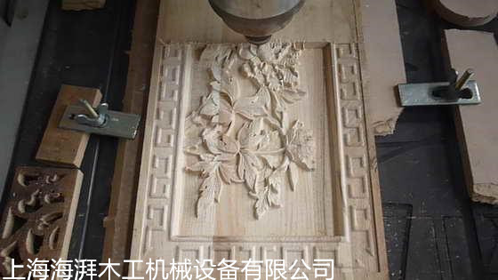 上海美式木托盘自动开槽机