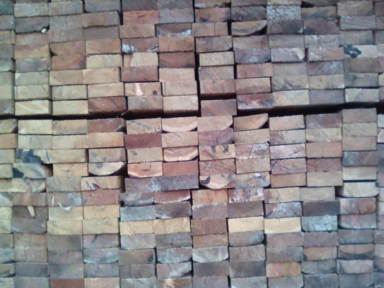 黑龙江专业提供建筑装修板材 绥芬河松木木方价格
