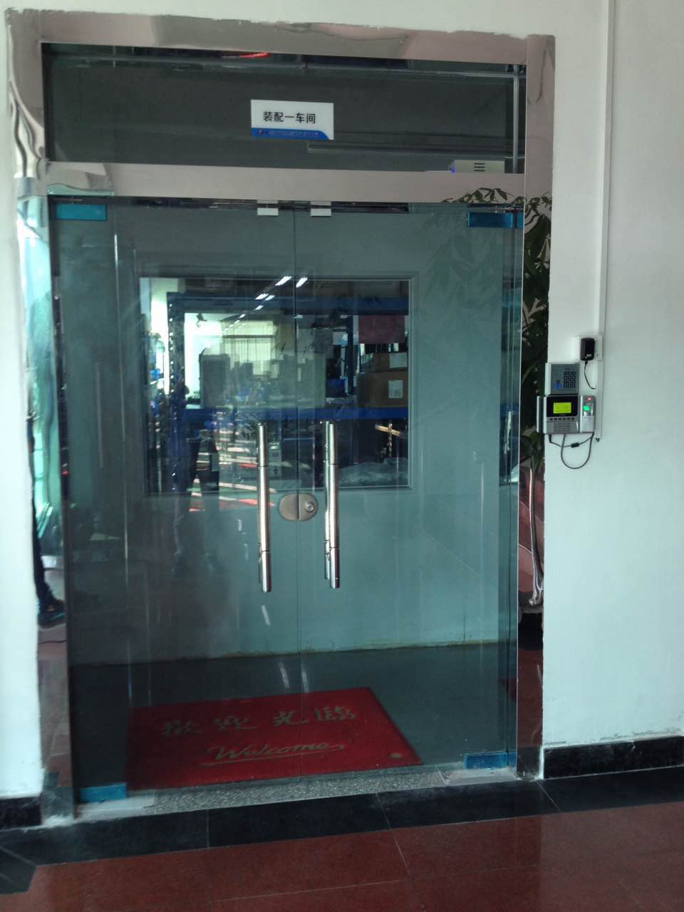 深圳玻璃门维修-玻璃门地弹簧更换安装方法