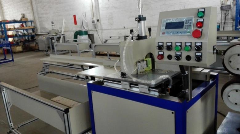 上海高精度塑料异型材切割机厂家/高精度塑料异型材切割机制造商