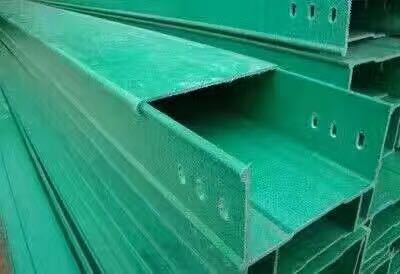 鑫峰专业定做 各种规格的钢格板，镀锌钢格栅板，钢梯踏步板，金属网格板
