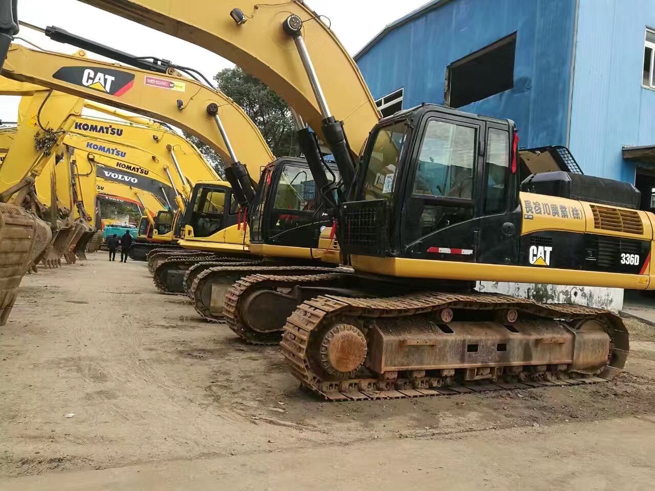 小松225挖掘机进口代理公司