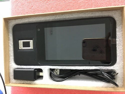 LD-600采用5寸高清电容显示屏