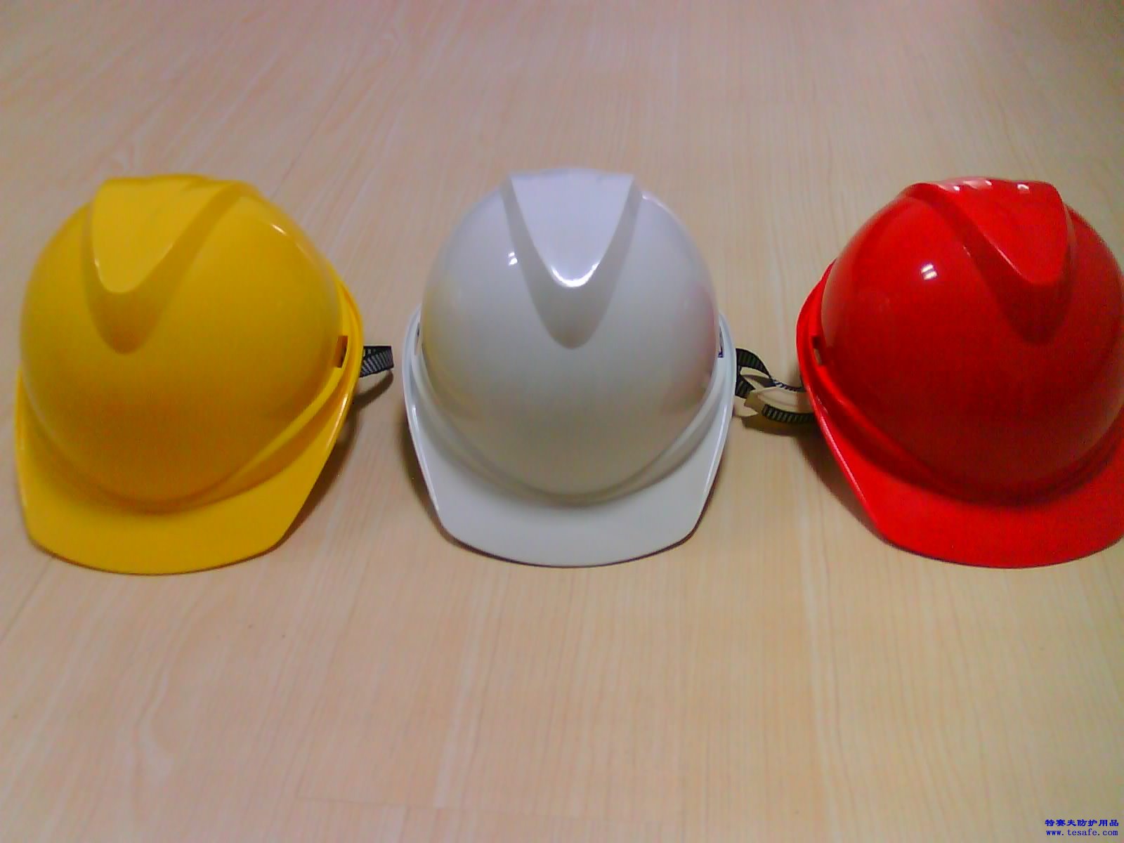 江苏厂家直销V型安全帽ABS安全帽质量保证保检测