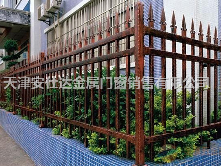 天津东丽区定制安装铁艺大门，铁艺围栏，花园护栏，别墅护窗