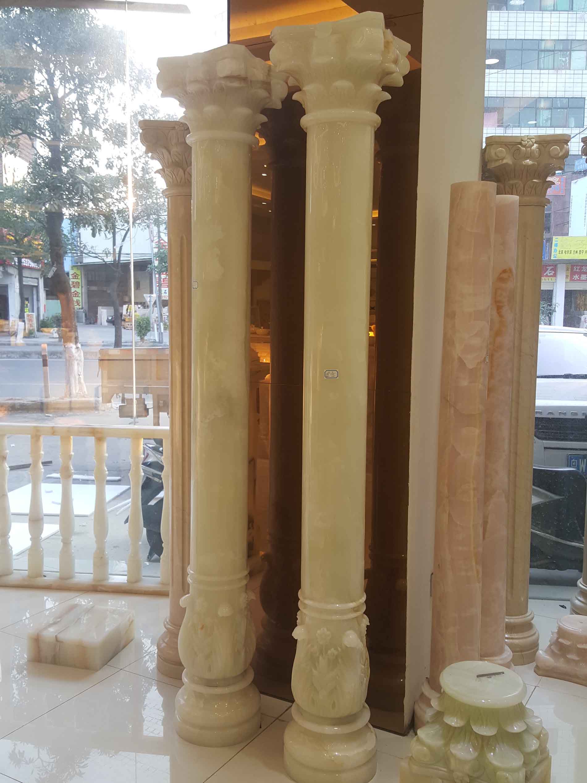 天然玉石雕刻罗马柱