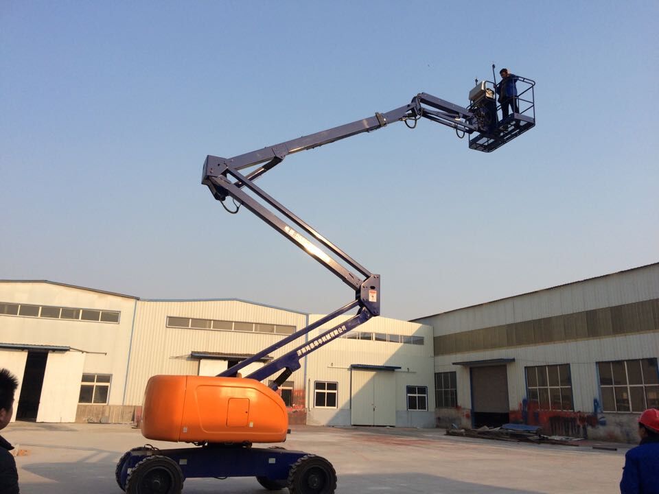 自行式升降机自行式可移动升降机自行式高空作业平台