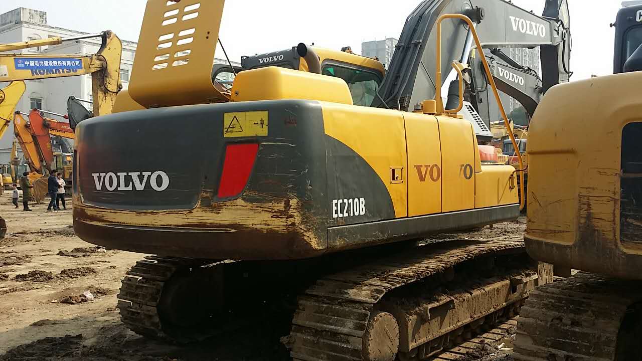 沃尔沃EC210挖掘机，品质优良性价比厂家直销