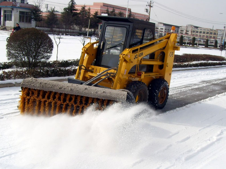 艾迪尔直销滑移装载机扫雪机属具 斜角清扫器价格