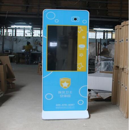 深圳厂家21.5寸立式幼儿园刷卡机
