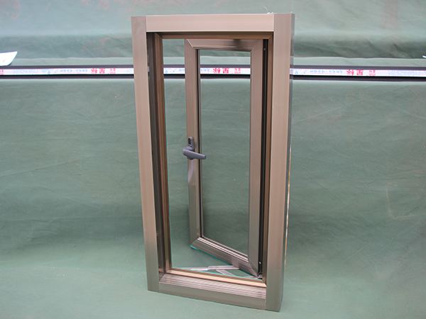 生产及加工各种高气密 高强度防渗漏推拉窗 平开窗 铝木复合门窗
