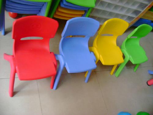 幼儿园**塑料椅宝宝凳
