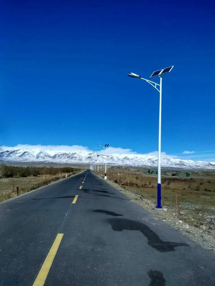 新疆太阳能路灯厂家直销价格优势