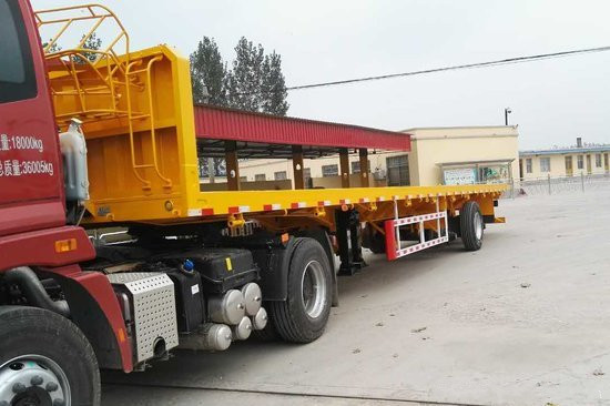 13米 轻量化 平板式运输半挂车 自重5.5吨，包拉55吨